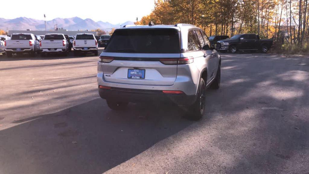 used 2024 Jeep Grand Cherokee car, priced at $30,459