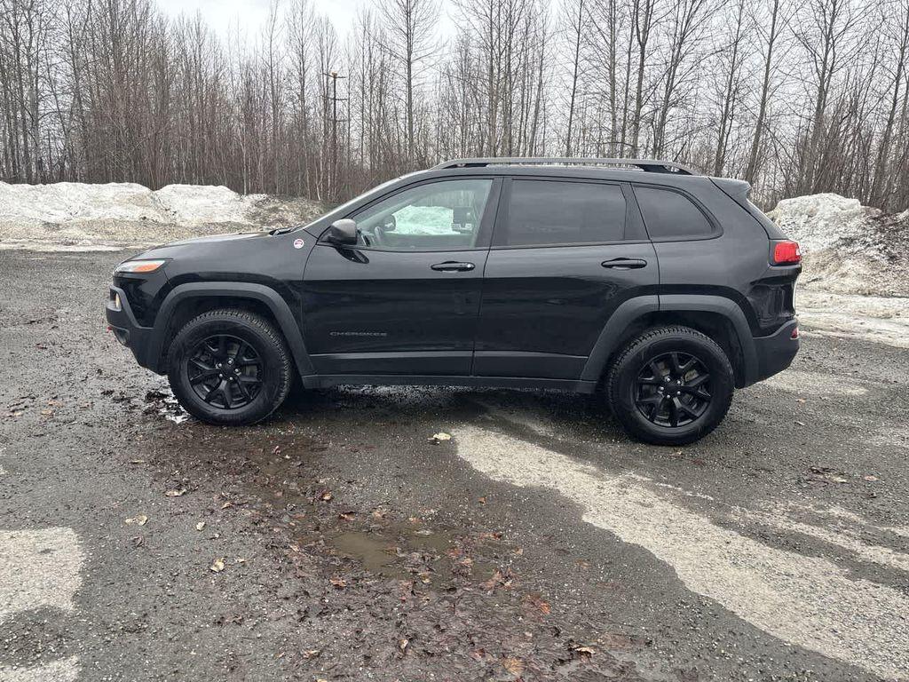 used 2015 Jeep Cherokee car, priced at $17,990