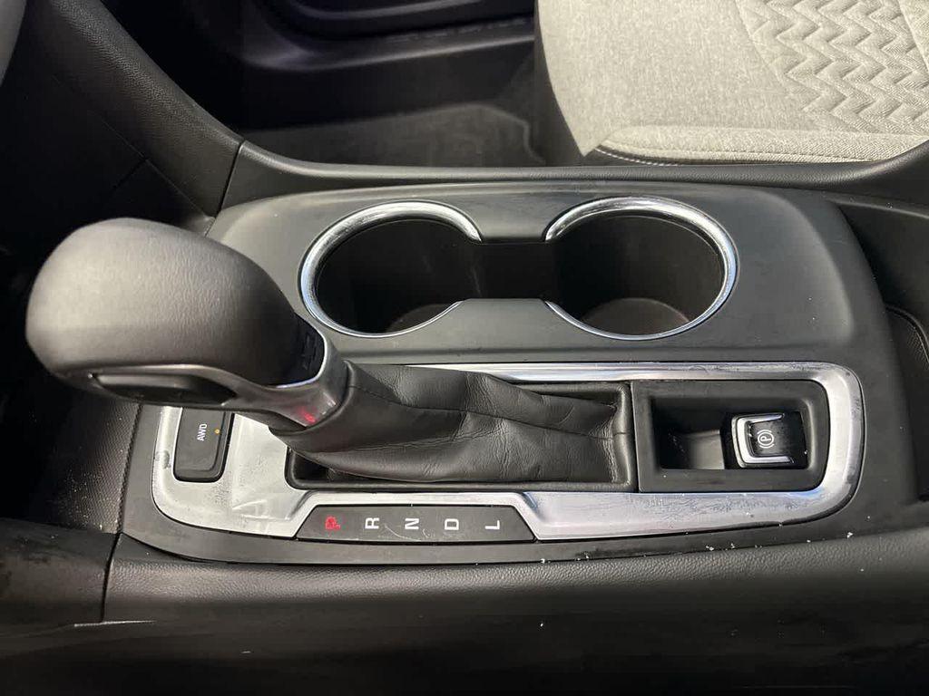 used 2022 Chevrolet Equinox car, priced at $21,999