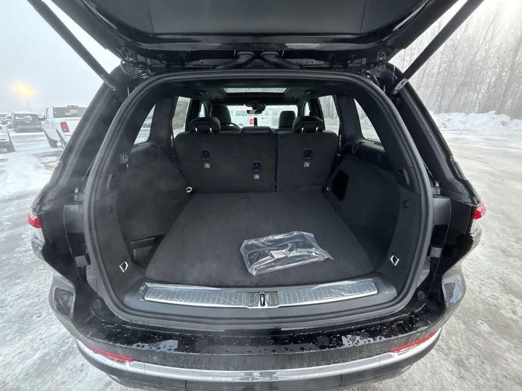 new 2025 Jeep Grand Cherokee car, priced at $53,348