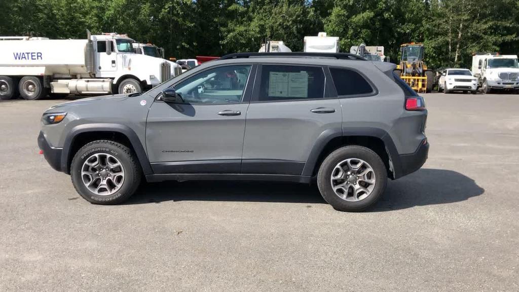 used 2022 Jeep Cherokee car, priced at $28,990