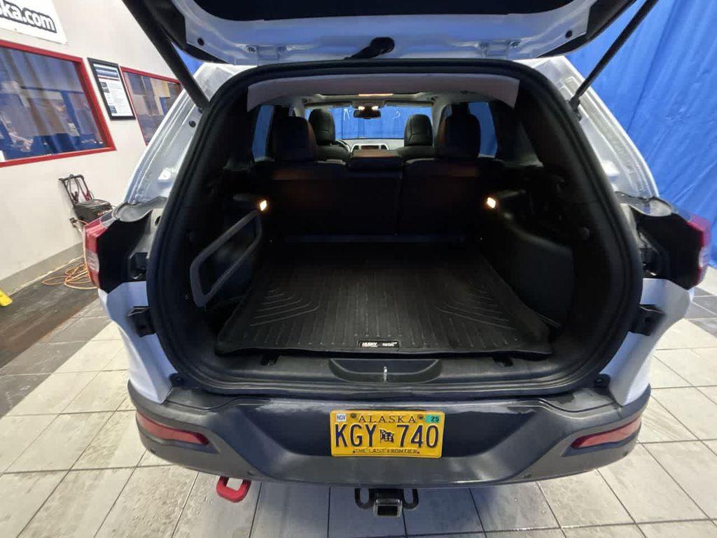 used 2017 Jeep Cherokee car, priced at $15,900