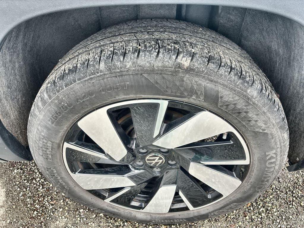 used 2025 Volkswagen Atlas Cross Sport car, priced at $33,995