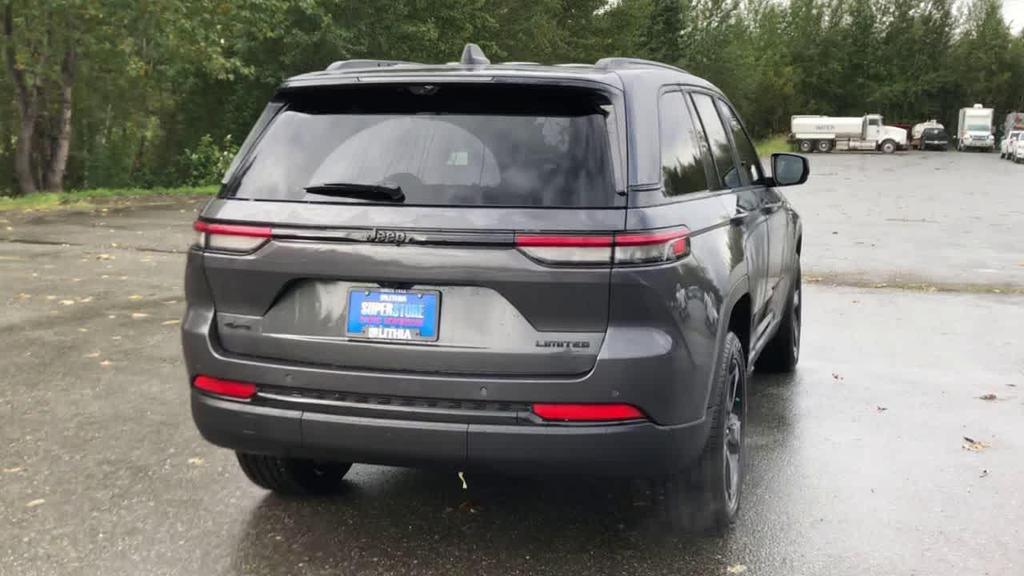 used 2023 Jeep Grand Cherokee car, priced at $35,900