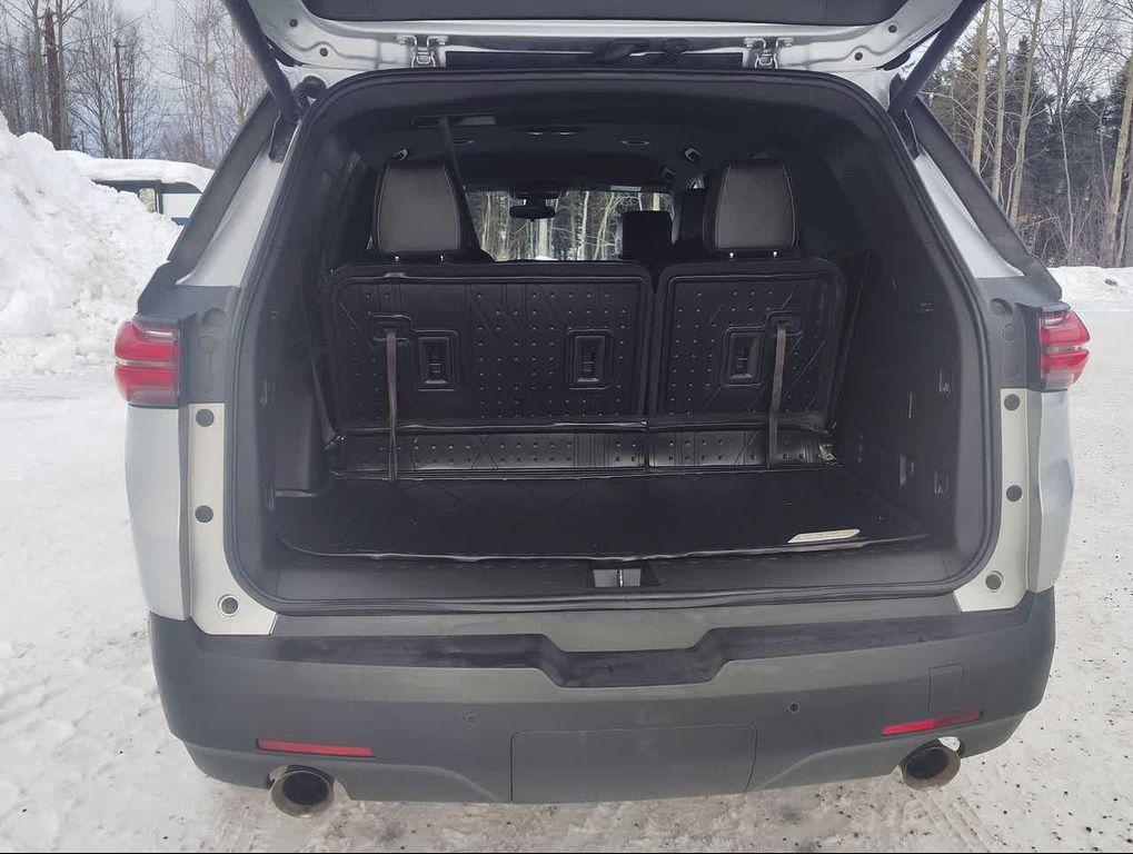 used 2022 Chevrolet Traverse car, priced at $28,900