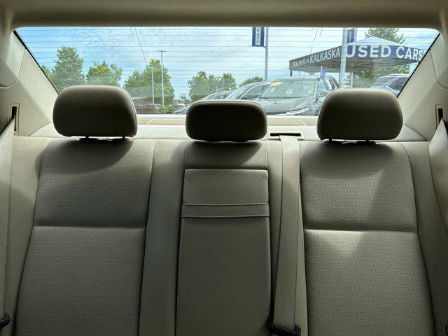 2010 Arctic White Mercedes-Benz C-Class