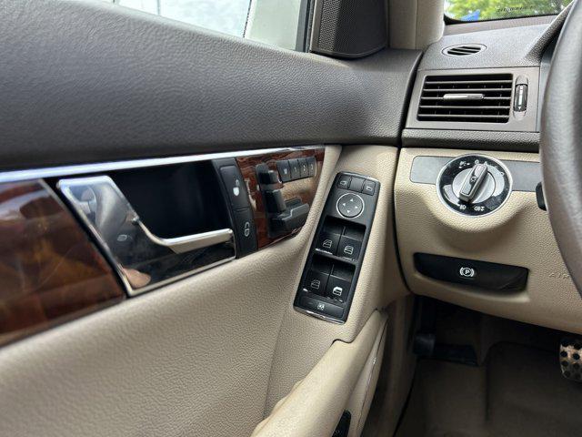 2010 Arctic White Mercedes-Benz C-Class