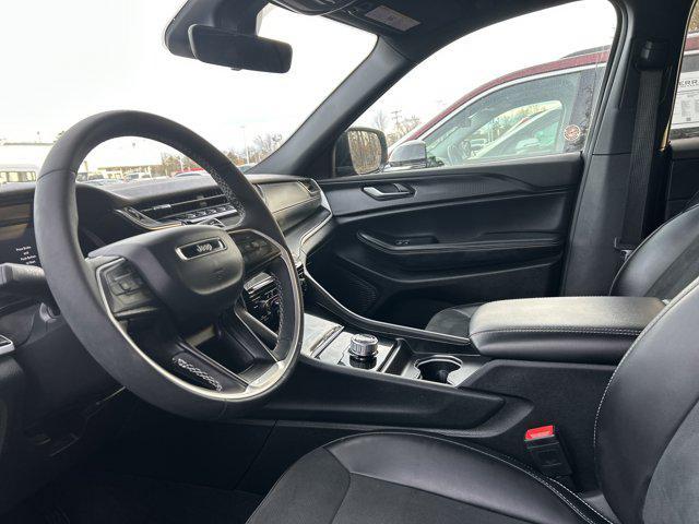 used 2025 Jeep Grand Cherokee car, priced at $33,500