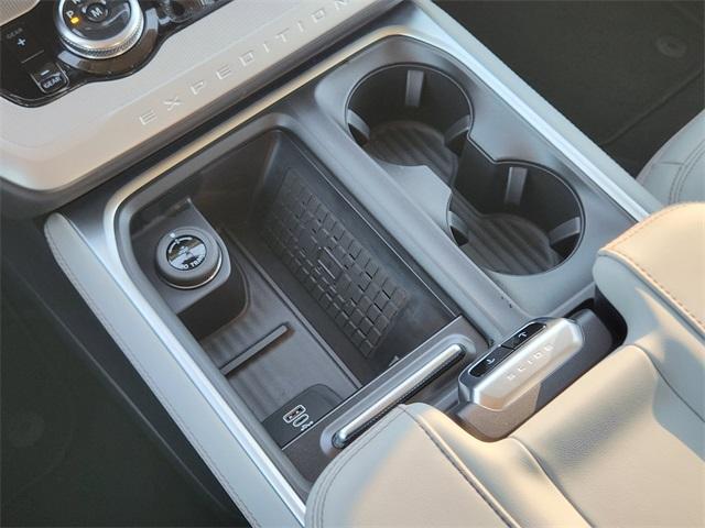 new 2025 Ford Expedition Max car, priced at $72,330