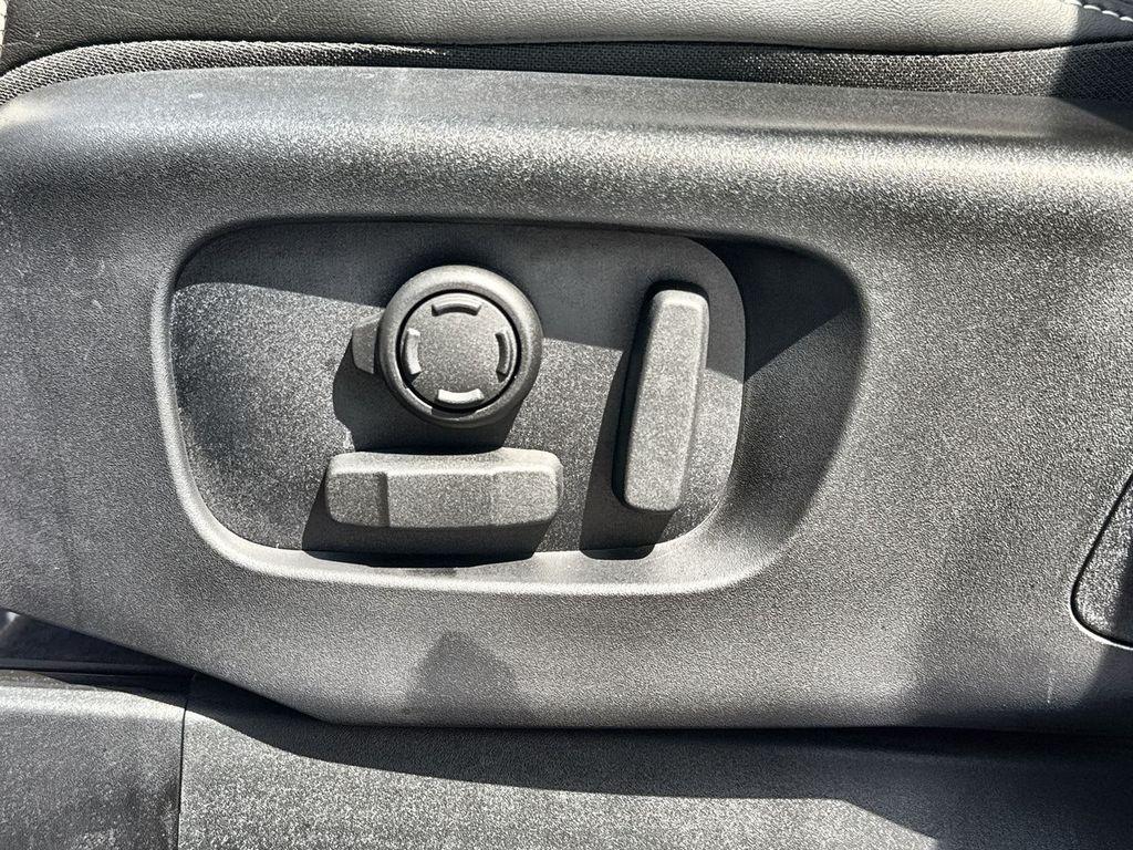 used 2025 Land Rover Discovery car, priced at $72,991