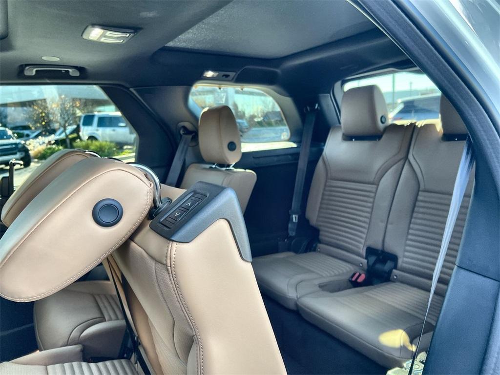 used 2025 Land Rover Discovery car, priced at $59,911