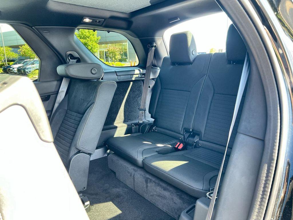 new 2026 Land Rover Discovery car, priced at $67,430