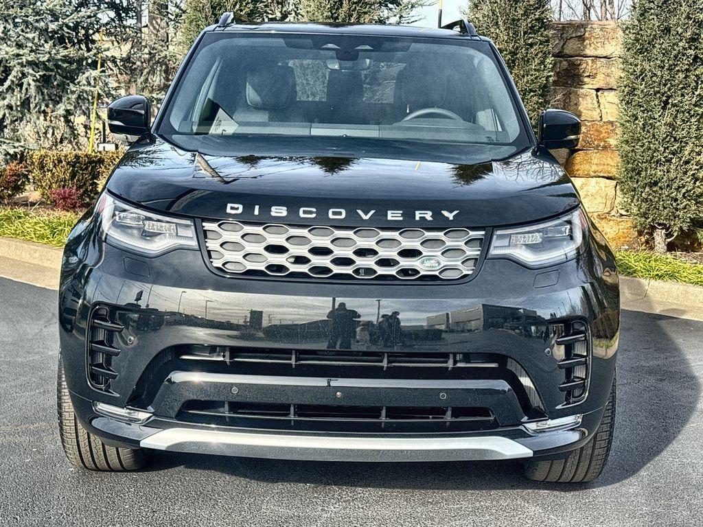 new 2026 Land Rover Discovery car, priced at $77,781