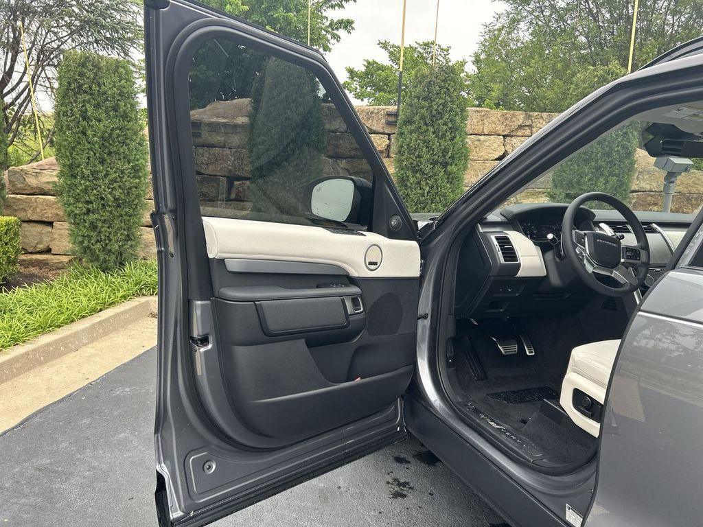 new 2026 Land Rover Discovery car, priced at $72,445