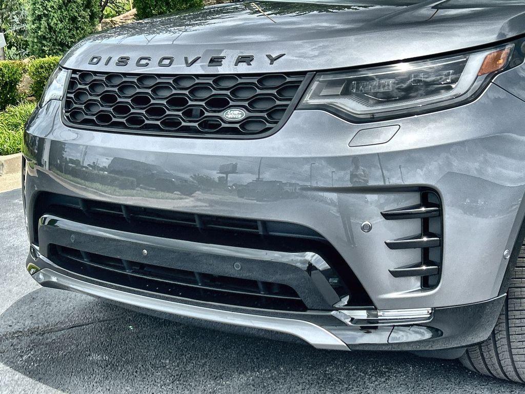 new 2026 Land Rover Discovery car, priced at $72,445