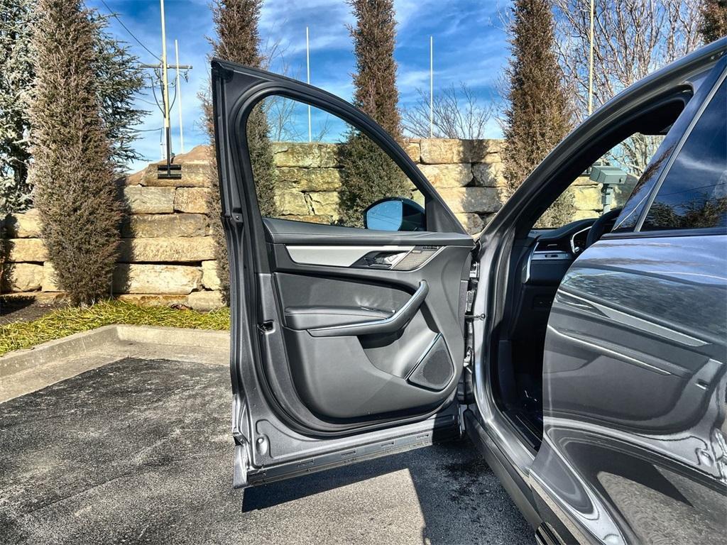 used 2025 Jaguar F-PACE car, priced at $64,991