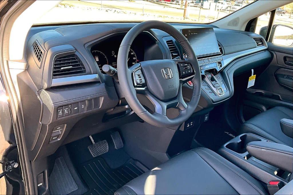 new 2026 Honda Odyssey car, priced at $43,260