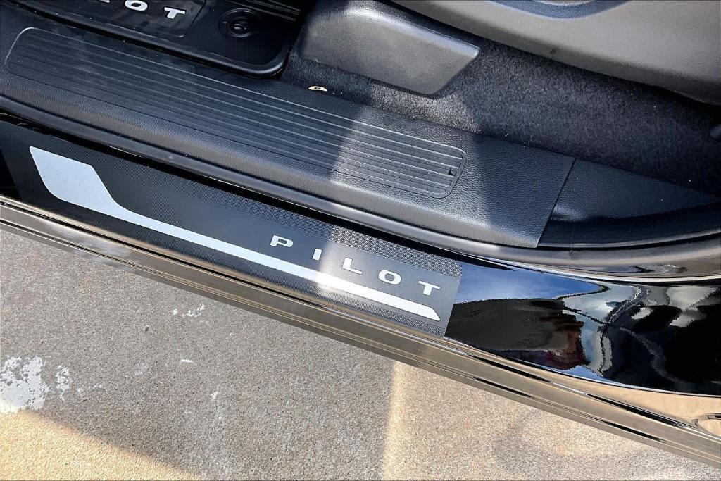 new 2026 Honda Pilot car, priced at $45,865