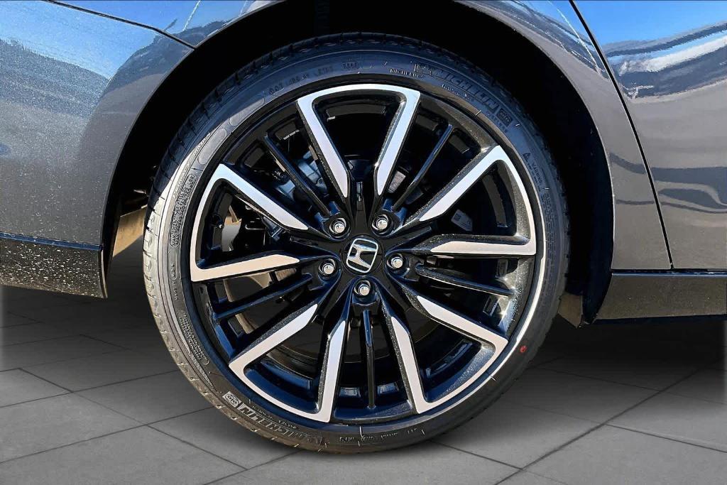 new 2025 Honda Accord Hybrid car, priced at $38,870