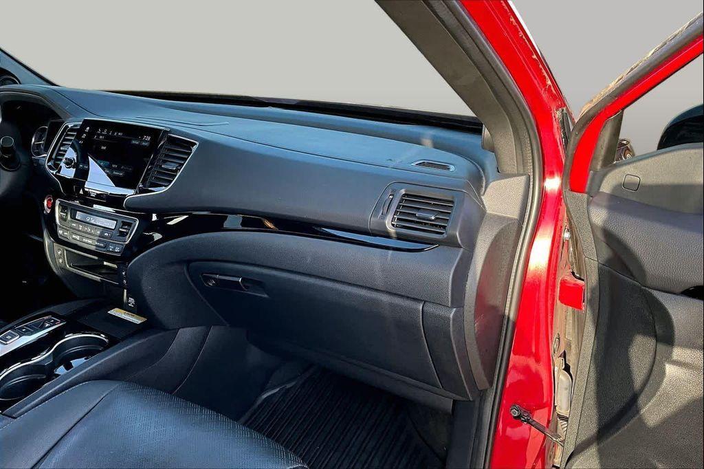 used 2023 Honda Passport car, priced at $36,898