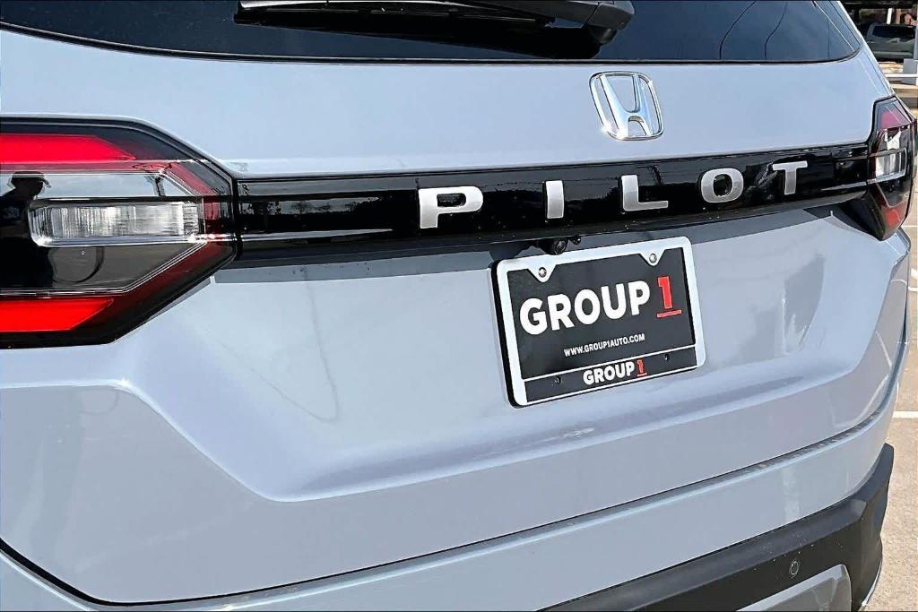 new 2026 Honda Pilot car, priced at $45,570