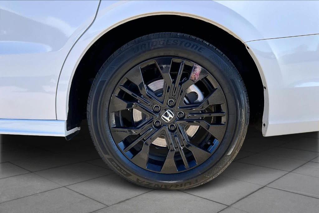 used 2025 Honda Odyssey car, priced at $39,455