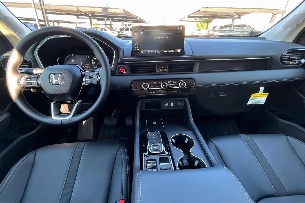 new 2025 Honda Pilot car, priced at $43,965