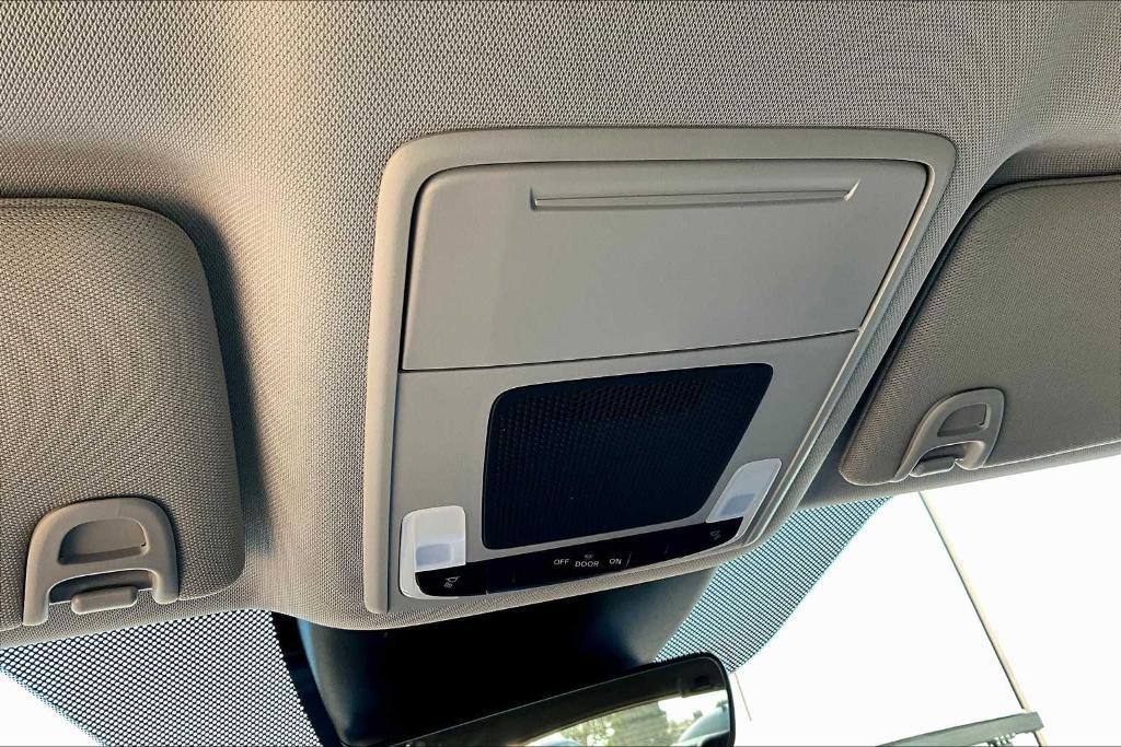 new 2025 Honda Pilot car, priced at $43,965