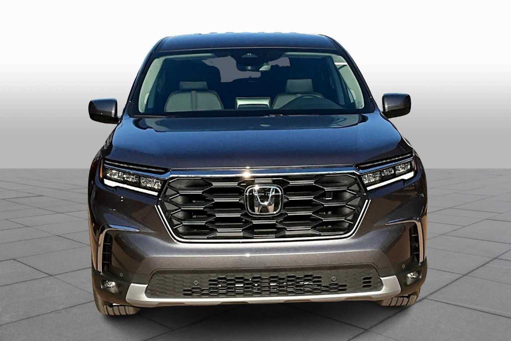 new 2025 Honda Pilot car, priced at $43,965