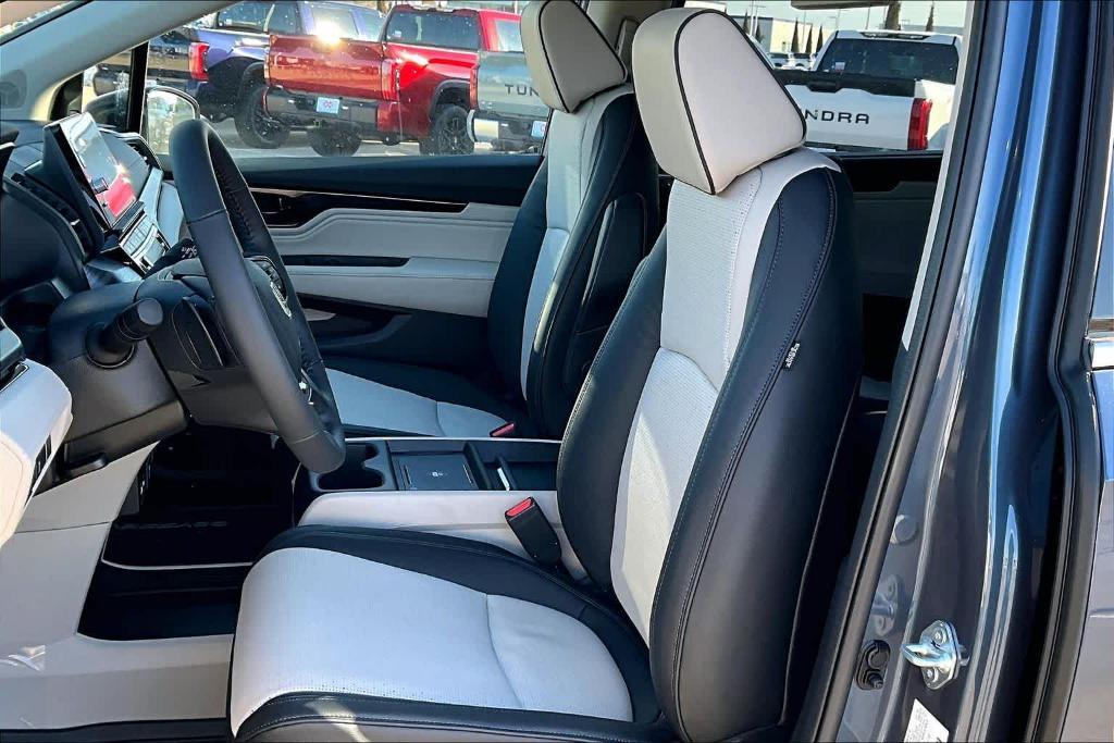 new 2026 Honda Odyssey car, priced at $51,065