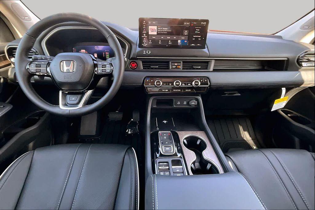 new 2026 Honda Pilot car, priced at $55,445