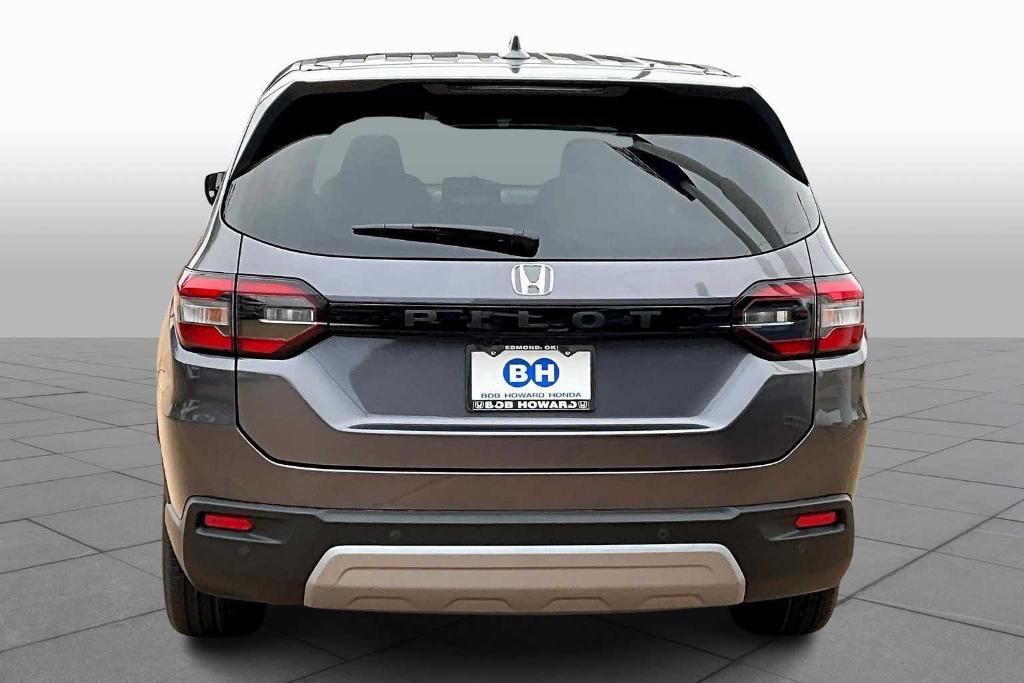 new 2025 Honda Pilot car, priced at $43,280