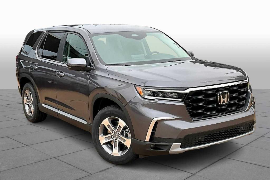 new 2025 Honda Pilot car, priced at $43,280