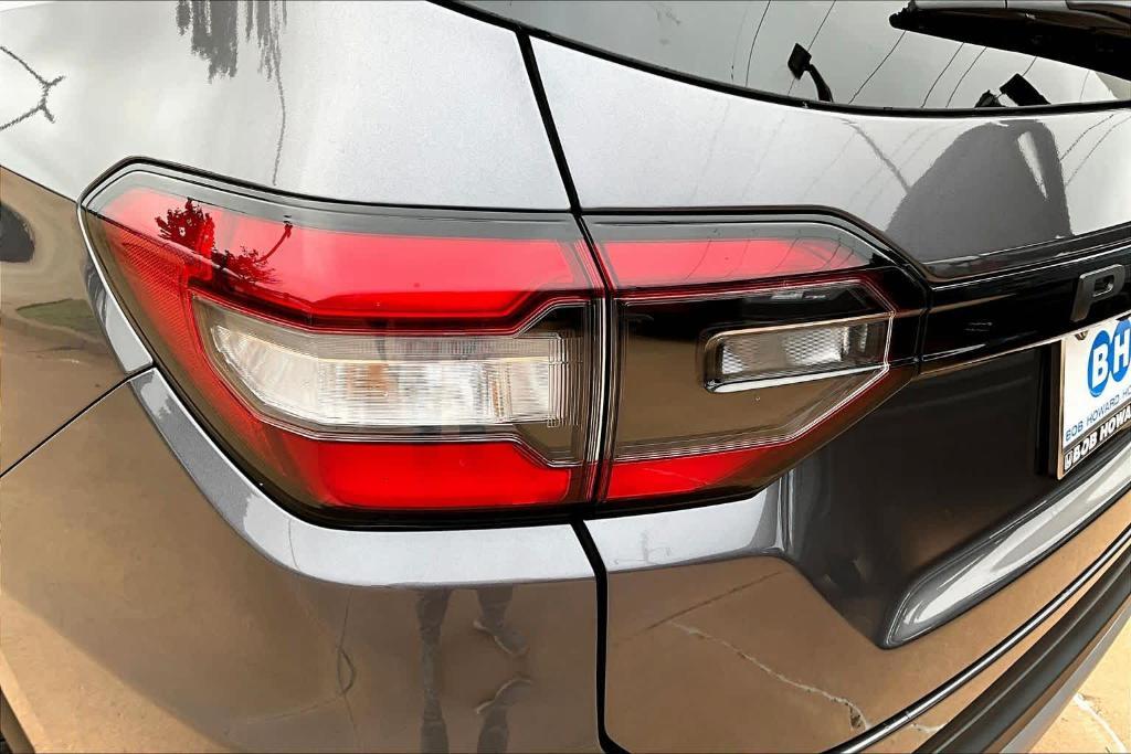 new 2025 Honda Pilot car, priced at $43,280