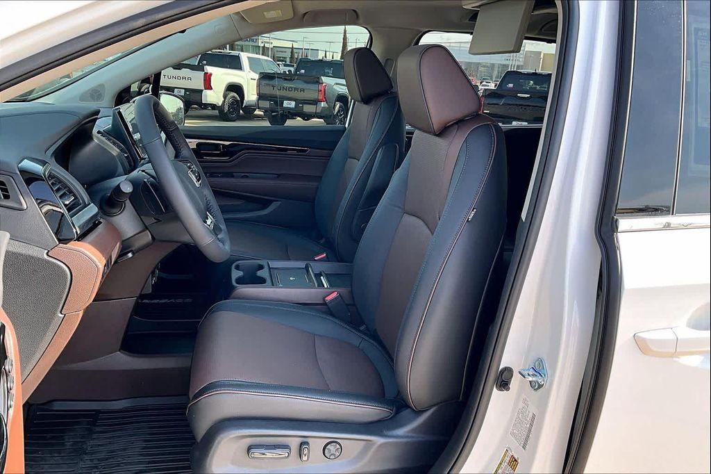 new 2026 Honda Odyssey car, priced at $52,344