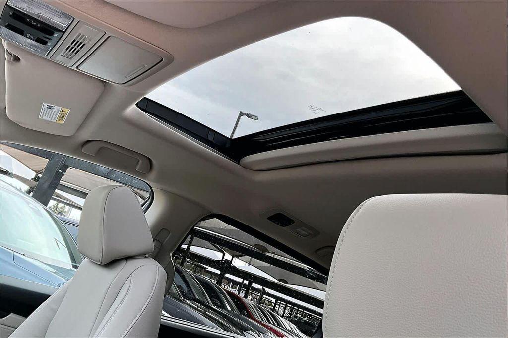 new 2026 Honda Odyssey car, priced at $43,884