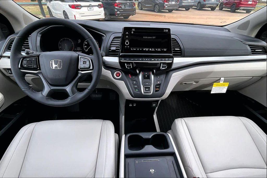 new 2026 Honda Odyssey car, priced at $43,884