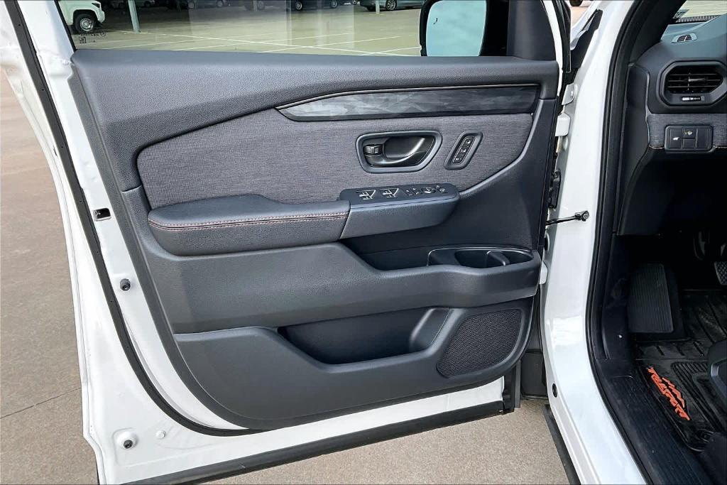 new 2026 Honda Passport car, priced at $50,575