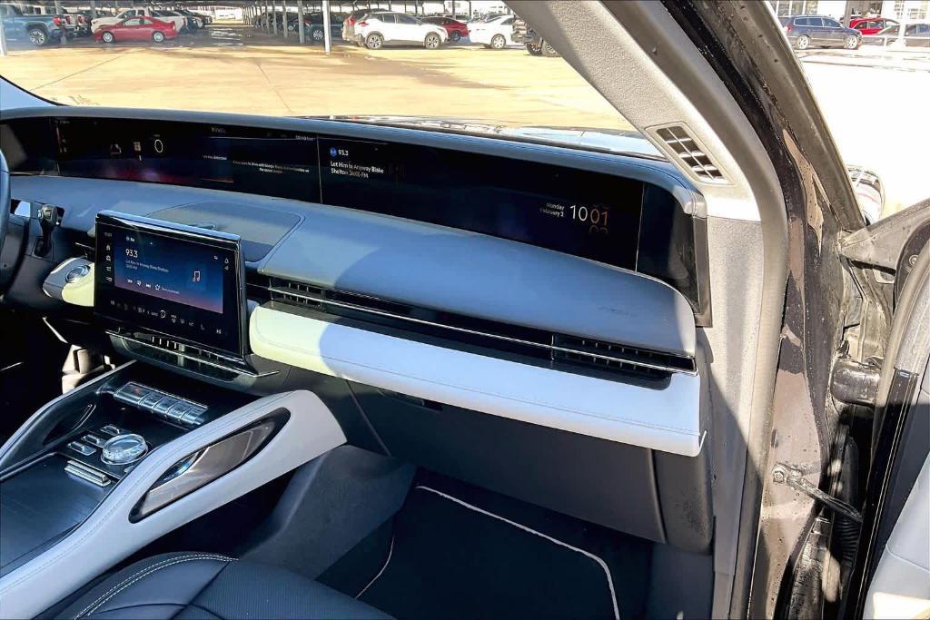 used 2024 Lincoln Nautilus car, priced at $41,586