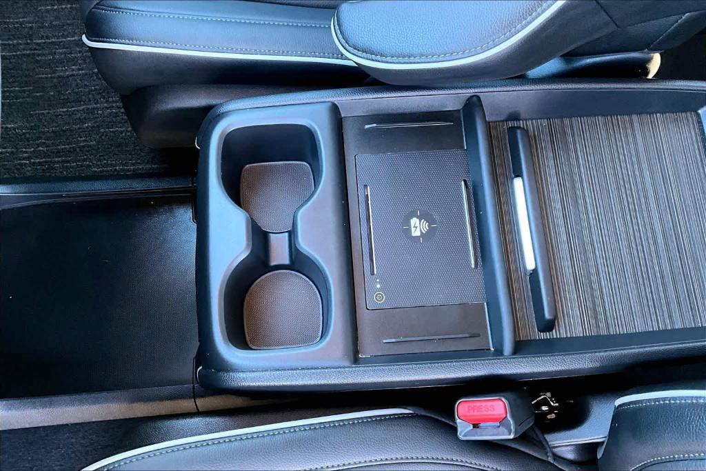 used 2025 Honda Odyssey car, priced at $44,550