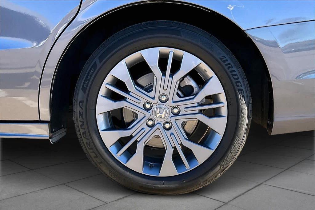 used 2025 Honda Odyssey car, priced at $44,550