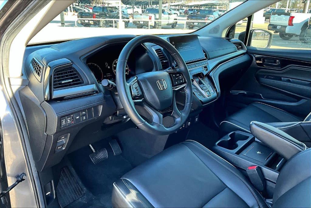 used 2025 Honda Odyssey car, priced at $44,550