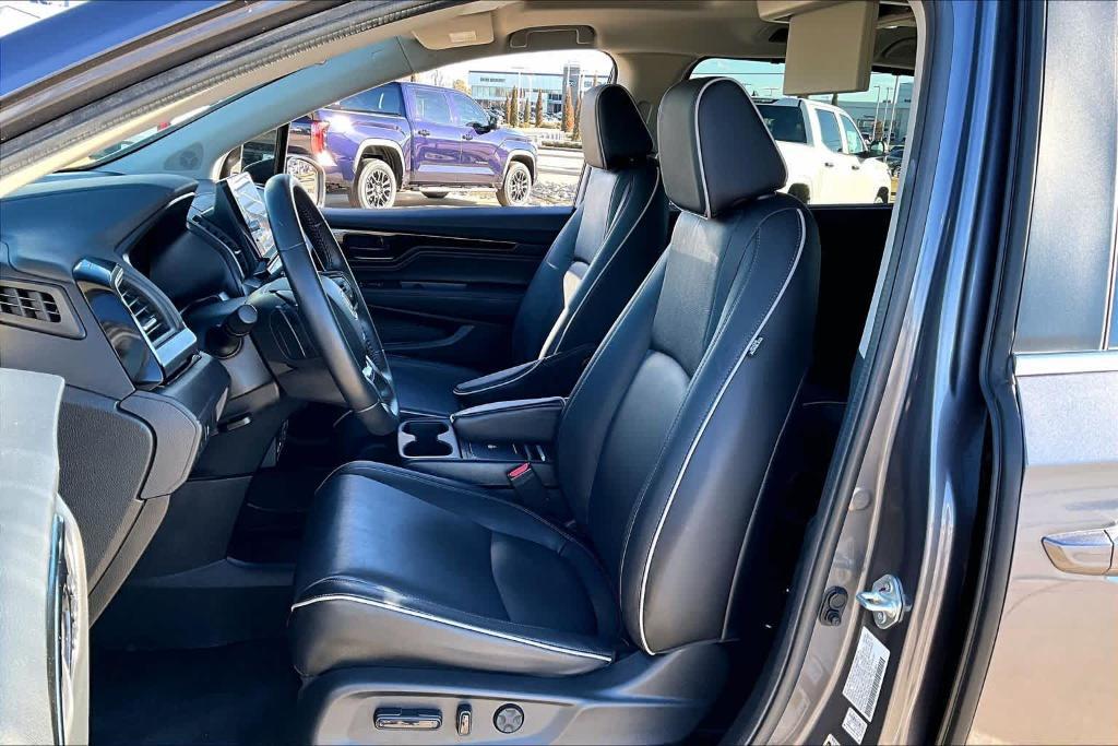used 2025 Honda Odyssey car, priced at $44,550