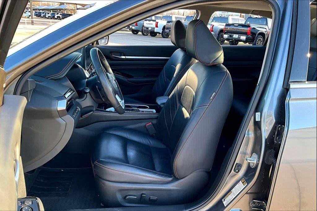 used 2023 Nissan Altima car, priced at $24,154