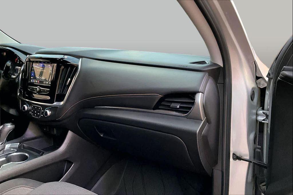 used 2020 Chevrolet Traverse car, priced at $13,393