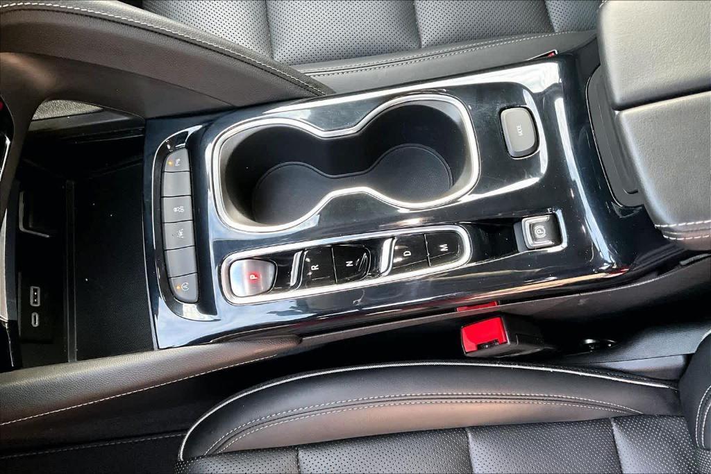 used 2023 Buick Envision car, priced at $25,109