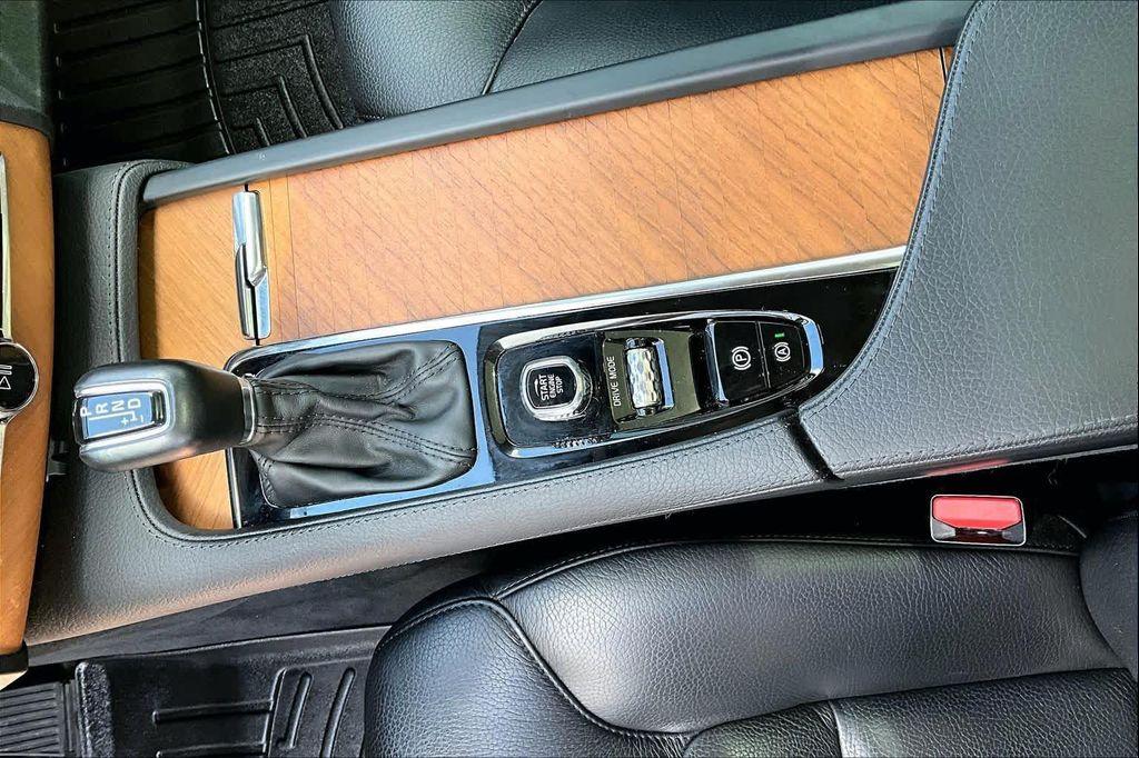 used 2021 Volvo XC90 car, priced at $27,554