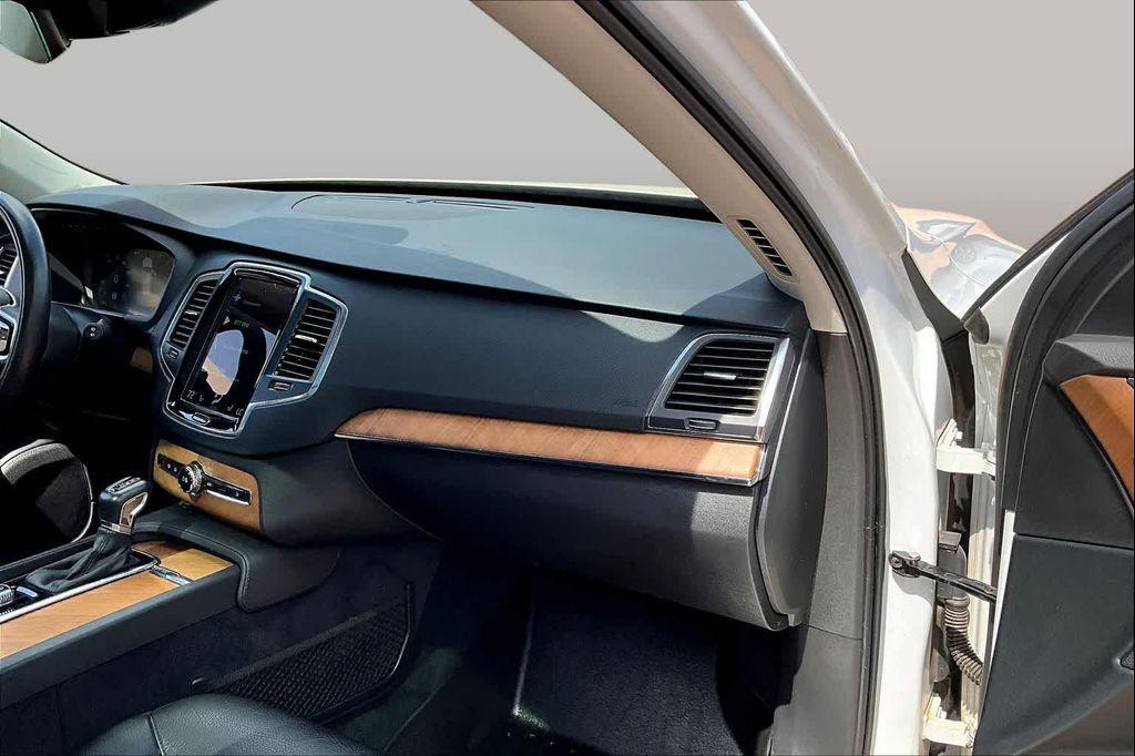 used 2021 Volvo XC90 car, priced at $27,554