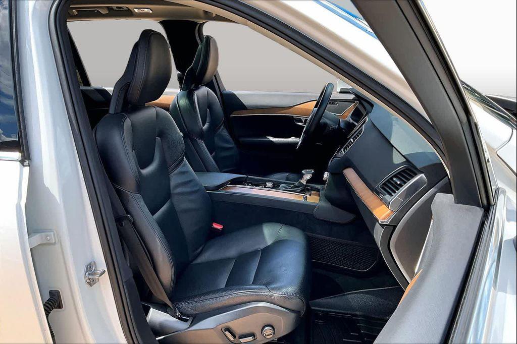 used 2021 Volvo XC90 car, priced at $27,554