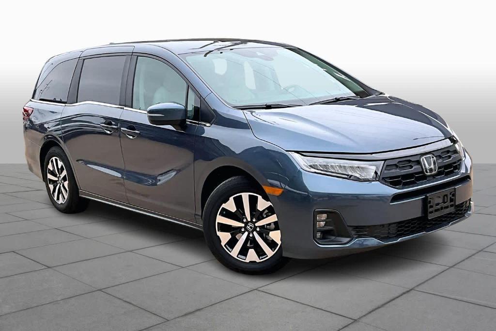 used 2025 Honda Odyssey car, priced at $40,520